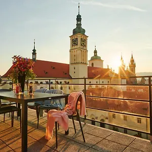 Rybna 9- Old Town Apartment