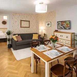 Seno6 Praga
